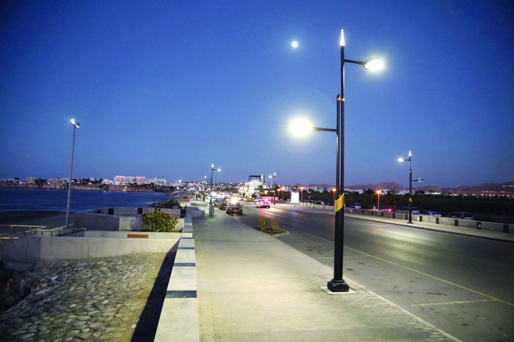 الإنارة الجديدة في بعض المواقع