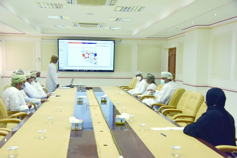 المشاركون في حلقة عمل الإجادة المؤسسية 