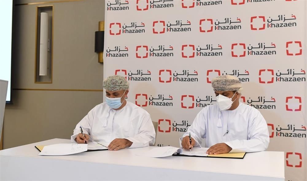 خلال توقيع إحدى الاتفاقيتين