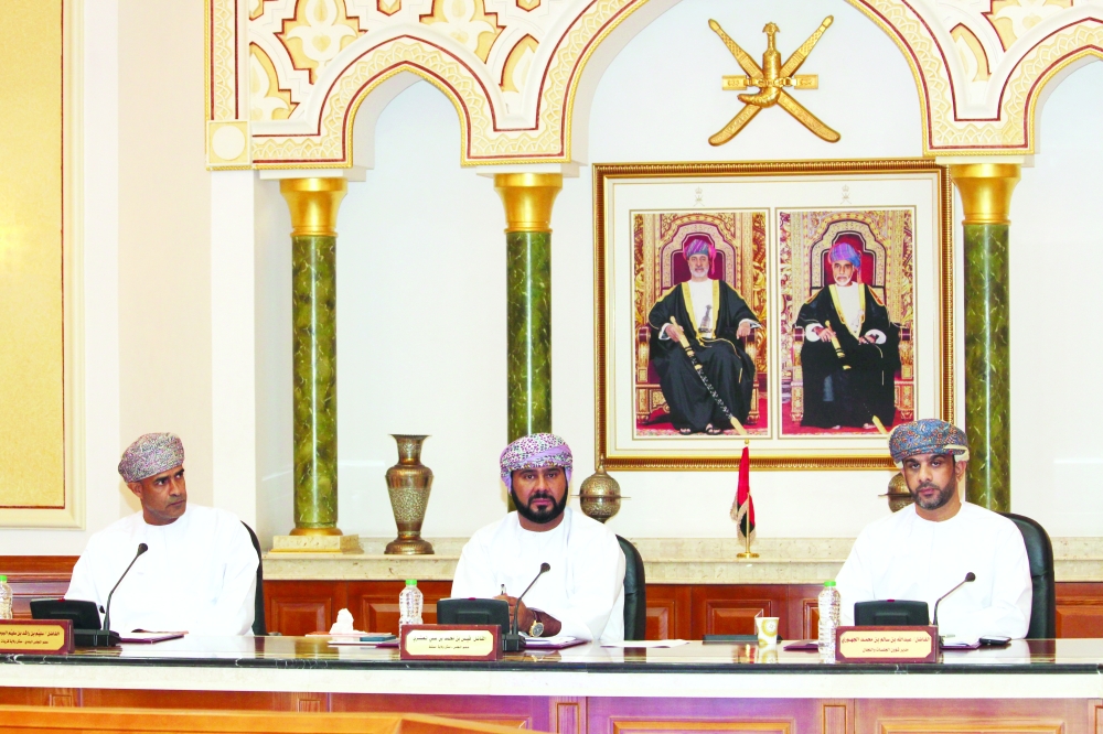 من اجتماع أعضاء لجنة الشؤون العامة