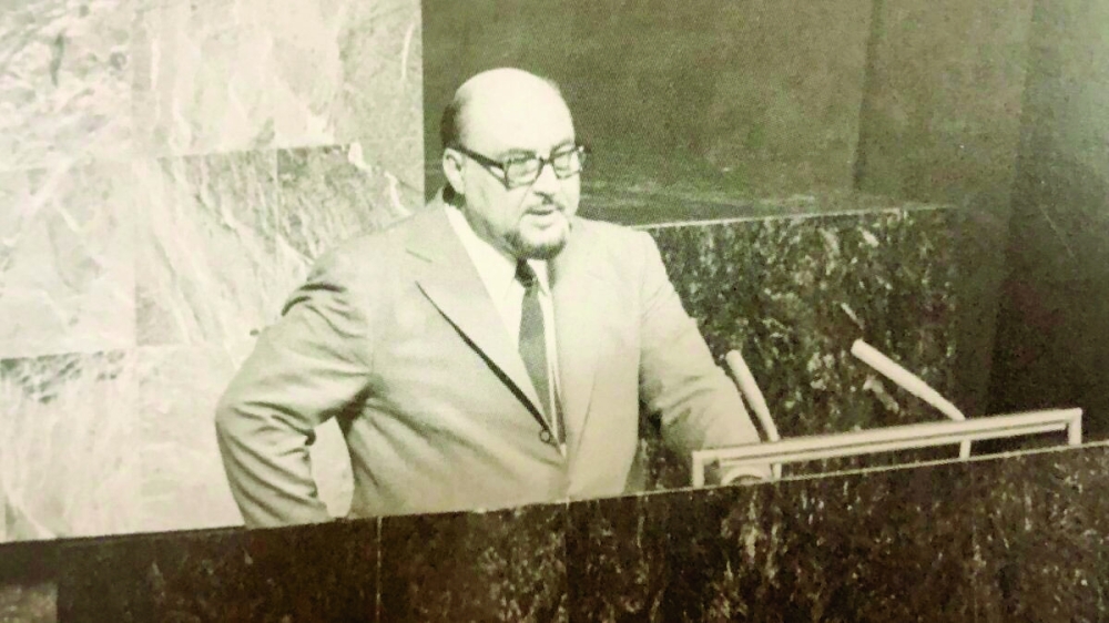 السيد طارق