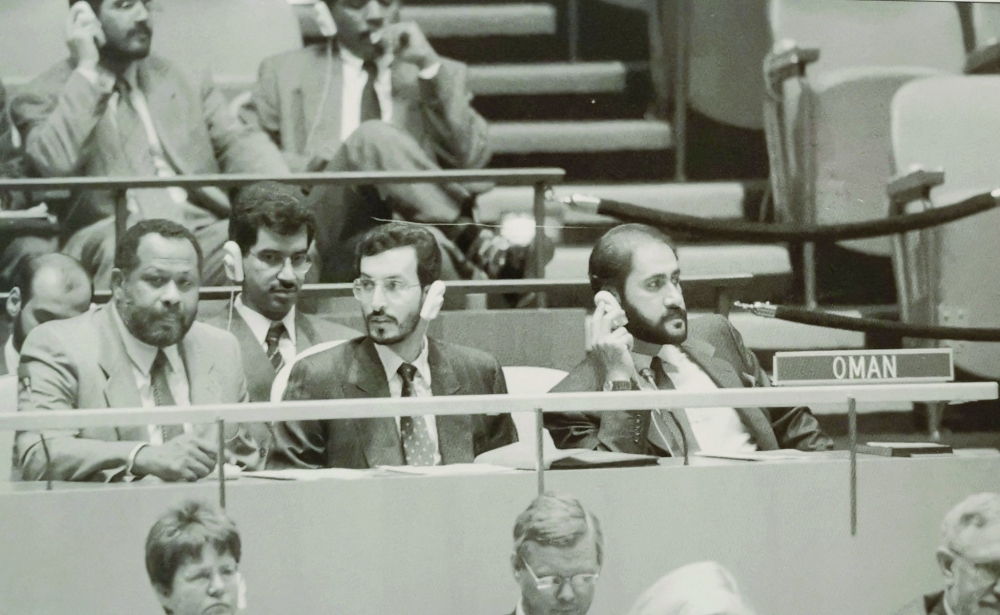 السلطان هيثم خلال مشاركته في اعمال الجمعية العام للامم المتحدة عام 1991، كان خلال وكيل لوزارة الخارجية لشؤون الدبلوماسية