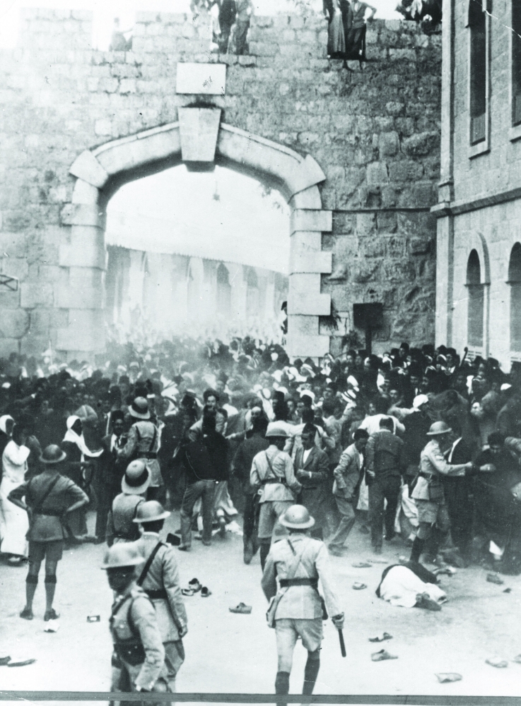 الفلسطينيون ينتفضون ضد الاحتلال البريطاني والهجرة اليهودية في ثورة البراق عام 1929.