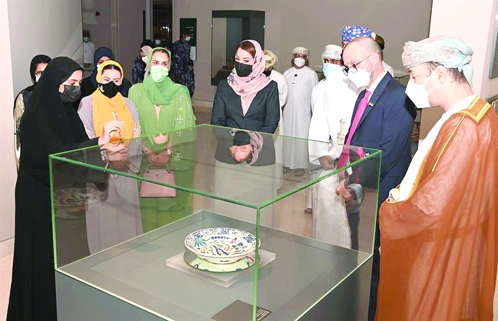 المتحف الوطني يدشن «جنات الفردوس.. لغة الزهور في فن خزفيات الإزنيق» المتحف الوطني يدشن «جنات الفردوس.. لغة الزهور في فن خزفيات الإزنيق»