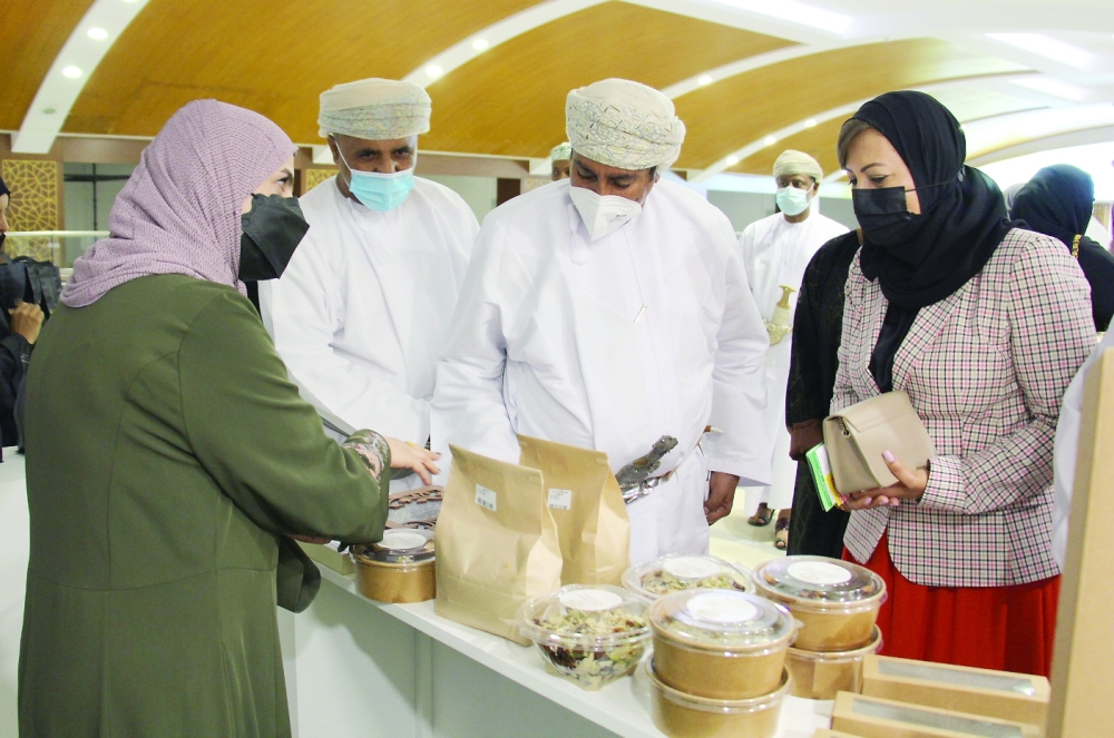 من المعرض2