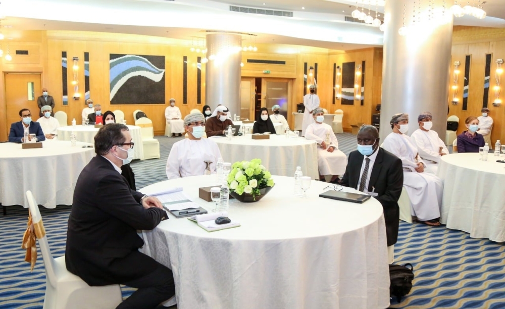 سلطنة عمان تتبنى استراتيجية وطنية للنهوض بنخيل التمر وإدخال العديد من التقنيات الحديثة