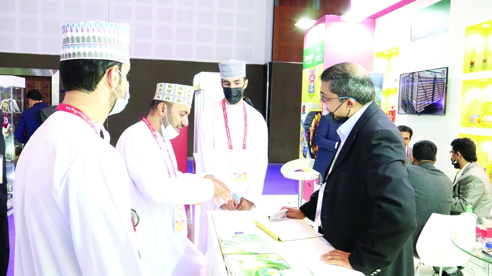 إقبال كبير على المنتجات العمانية في جلفود