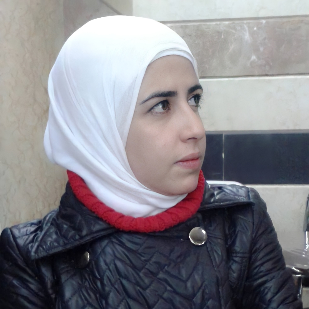 لبنى شاكر 