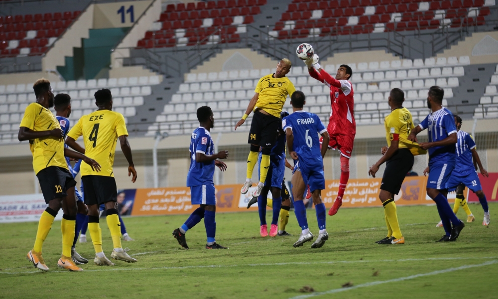 جانب من مباريات دوري عمانتل