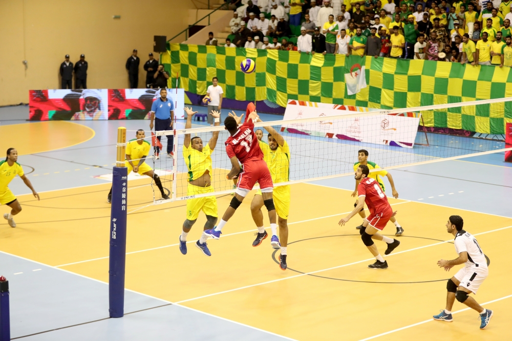 من منافسات دوري الطائرة