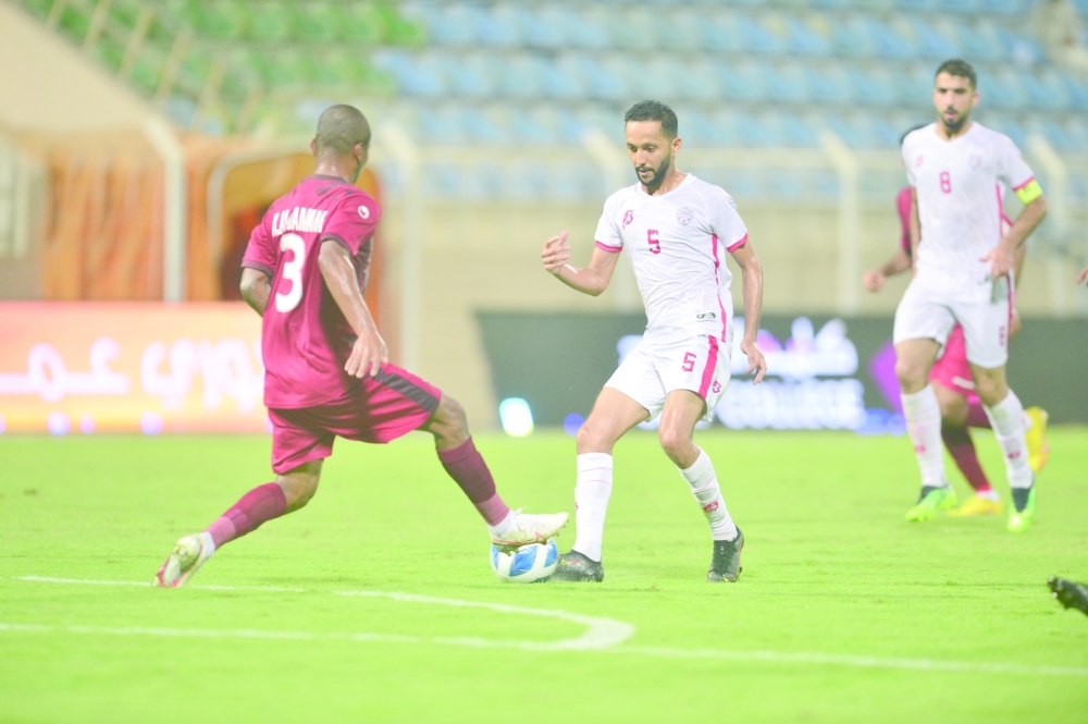 من لقاءات نادي عمان بالدوري