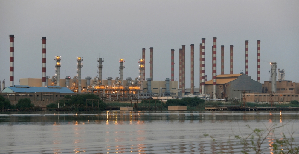 مصفاة نفط عبدان في جنوب غرب إيران. "رويترز"