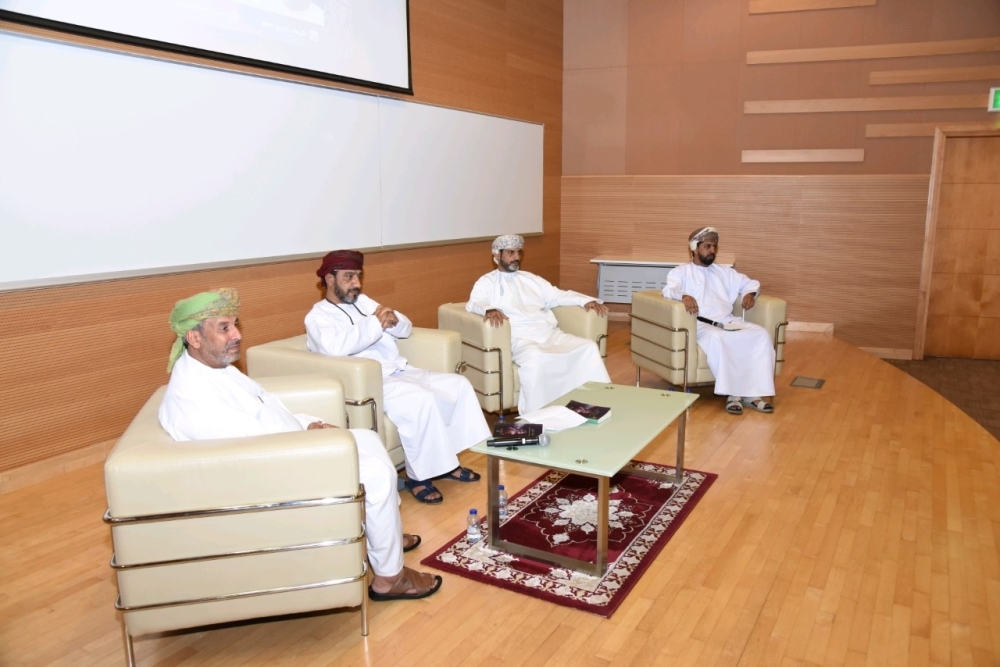 Image:جلسة حوارية حول المجموعة القصصية &quot;بنت البليد&quot;