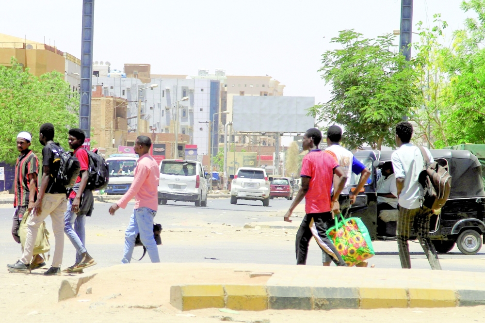 Image:استمرار المعارك لليوم الرابع في الخرطوم والجيش ينفي علمه بهدنة مقترحة