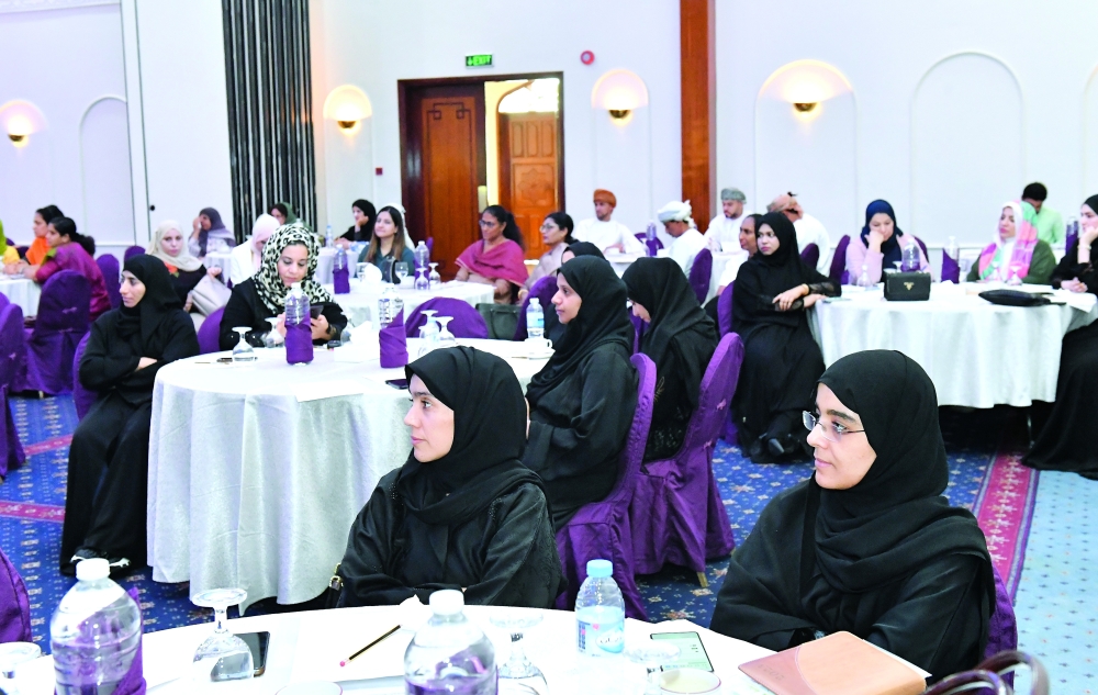 مشاركة واسعة للأطقم الطبية بحلقة العمل 