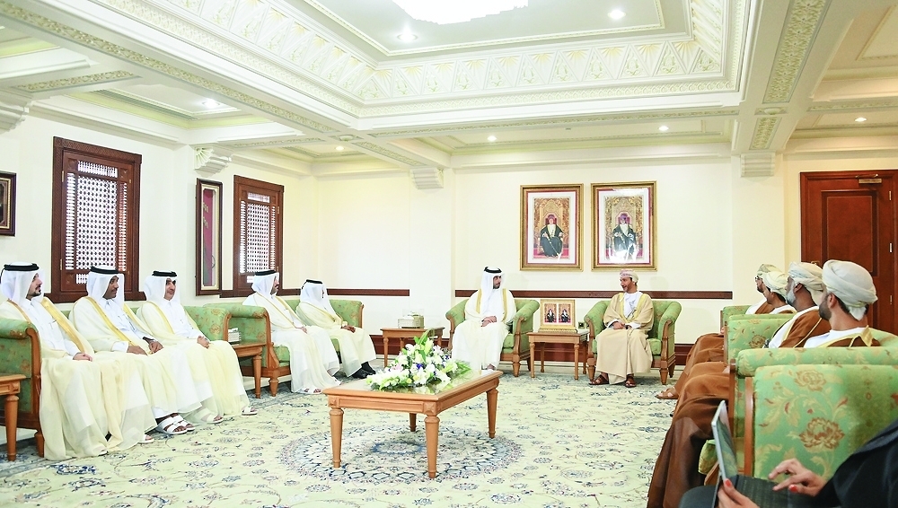 سلطنة عُمان و قطر تبحثان تعزيز التعاون في الشأن البلدي