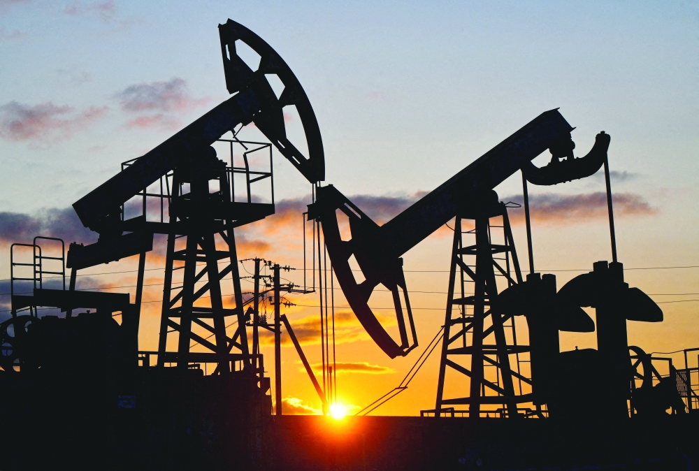 صعود أسعار النفط بفضل قوة الطلب وبيانات التضخم الأمريكية