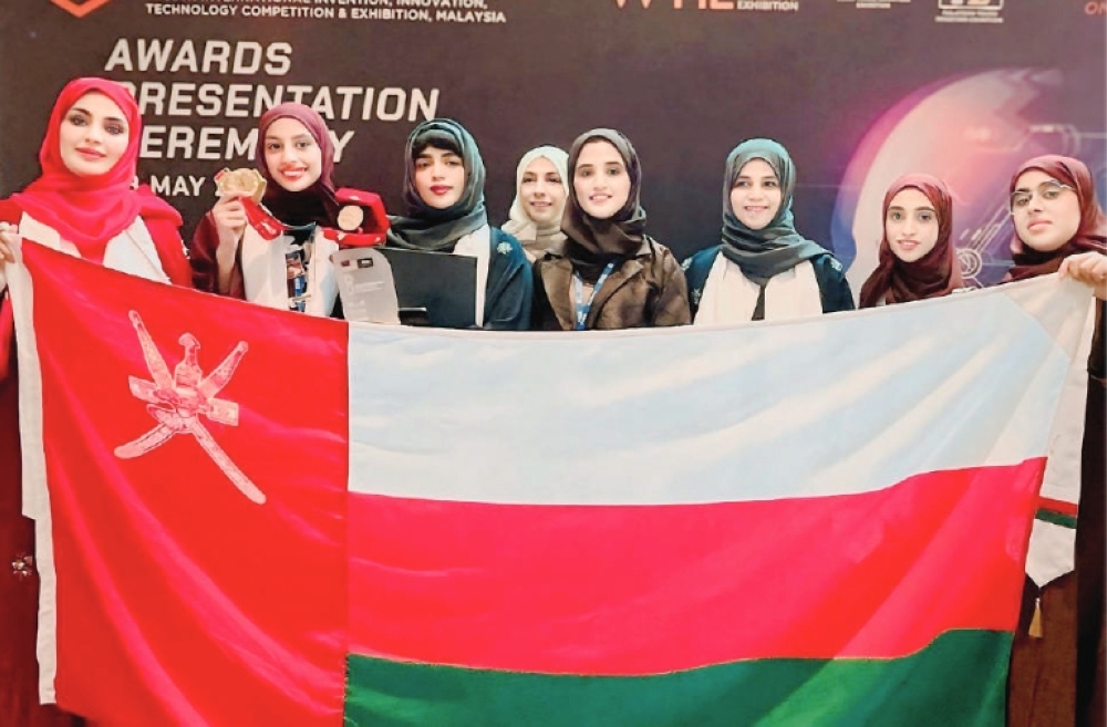 ■ «تعليمية مسقط» تتوّج بذهبية و«تعليمية الظاهرة» تحصل على ميدالية فضية