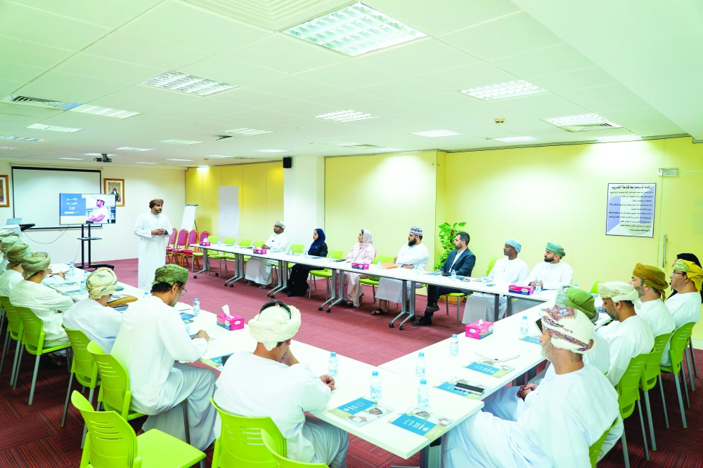 بناء المهارات القيادية والعملية لرواد الأعمال لإدارة مؤسساتهم