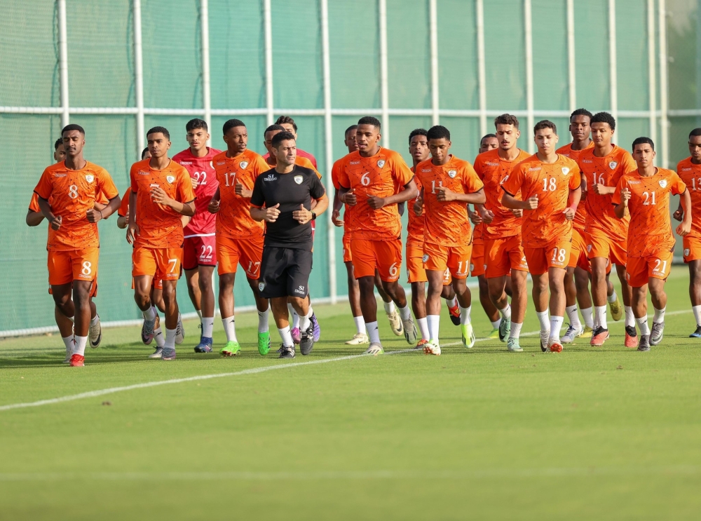 لاعبو منتخب الشباب ينتظمون في الحصة التدريبية