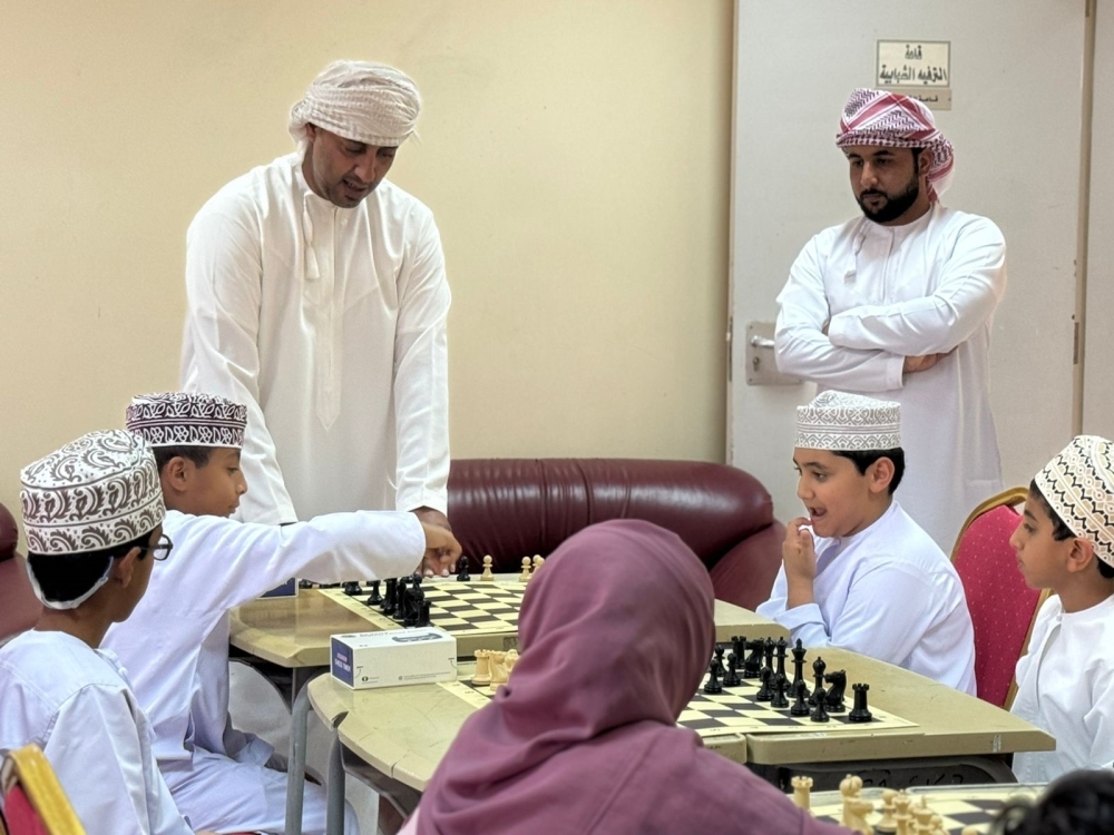 تدريب المشاركين على رياضة الشطرنج