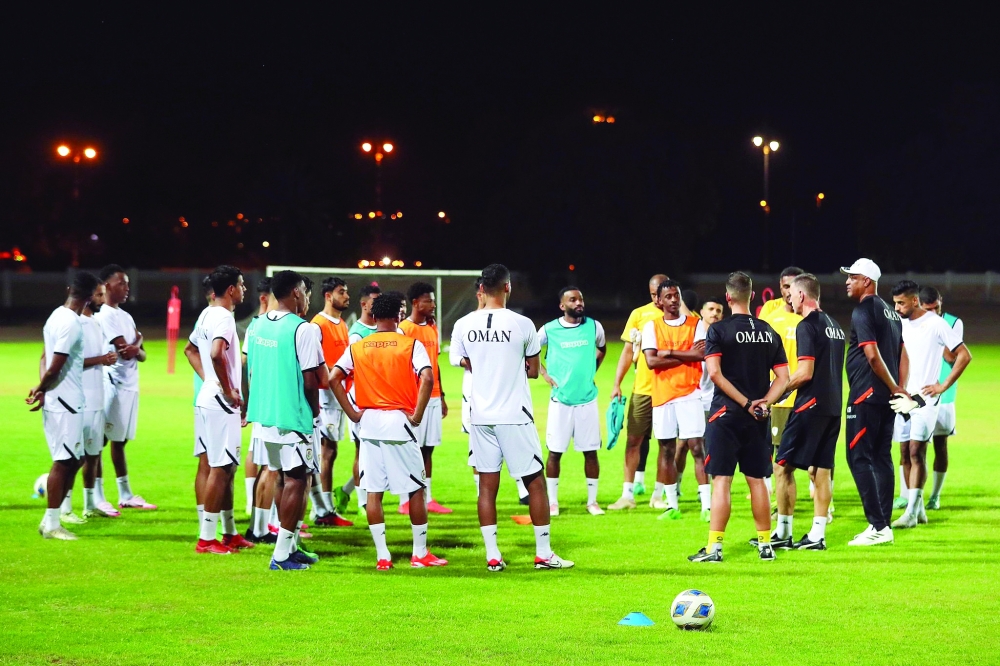 تدريبات المنتخب الوطني الأول لكرة القدم 