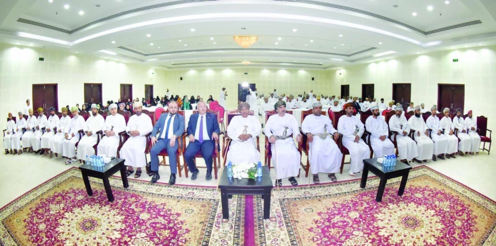 من حضور افتتاح البرنامج 