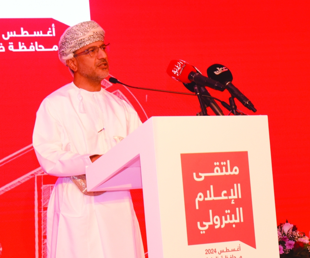 سعادة محسن الحضرمي: أسعار النفط تتأثر بعدد من العوامل المختلفة بينها العرض والطلب في السوق