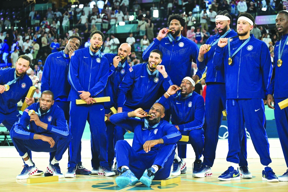 تتويج منتخب أمريكا للرجال بالميدالية الذهبية  