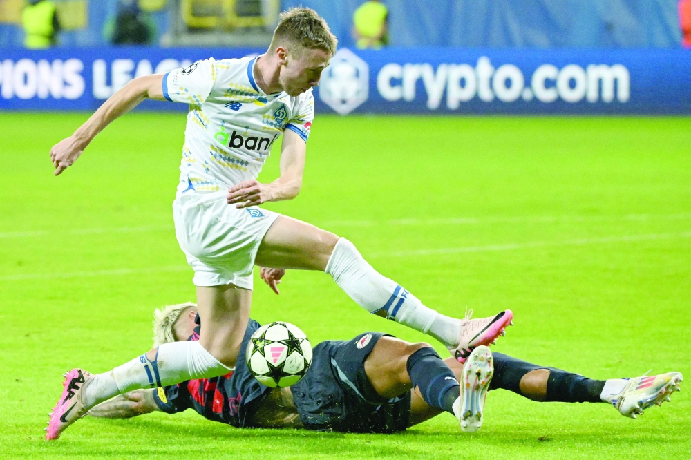 من لقاء دينامو كييف الأوكراني وسالزبورج النمساوي بملحق دوري أبطال أوروبا    ( أ ف ب ) 