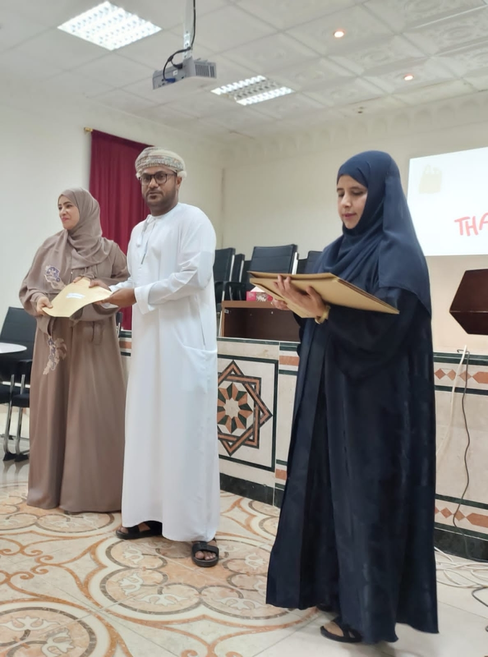  تكريم المشارِكات في الحلقة 