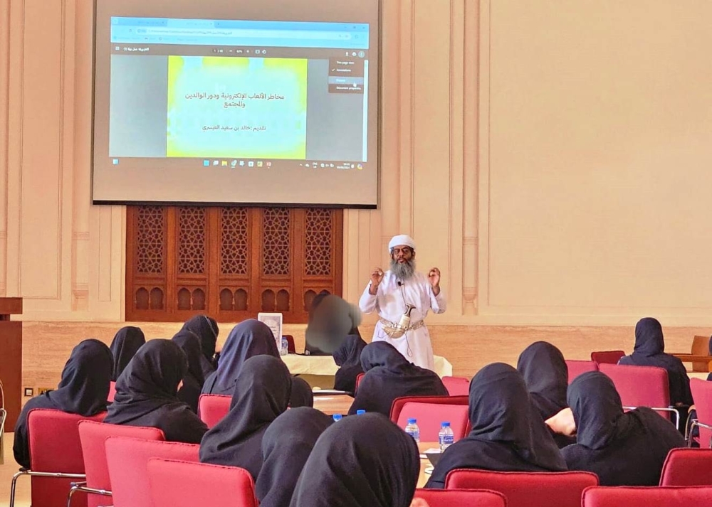 من البرنامج