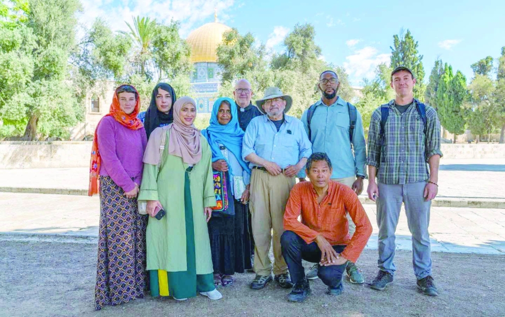 صورة للوفد متعدد الأديان الذي زار رام الله والقدس..    "الصورة من الكاتبة"