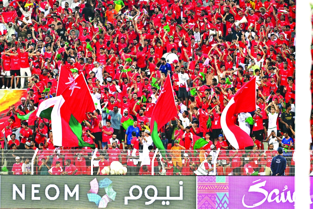جماهير منتخبنا الوطني في لقاء الأحمر أمام كوريا الجنوبية