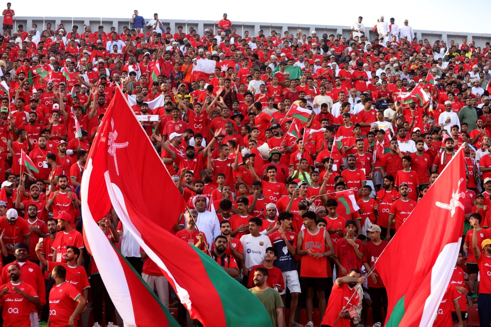 جماهير منتخبنا الوطني في لقاء الأحمر أمام كوريا الجنوبية