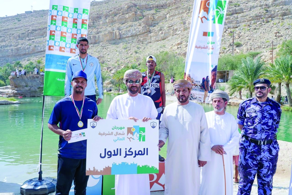 الفائزين