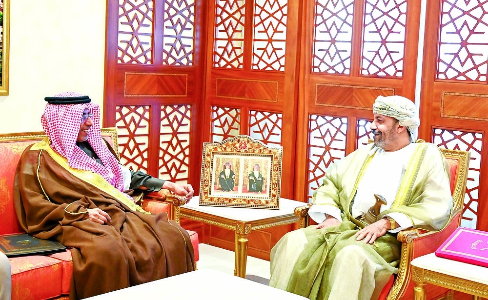 وزير الداخلية خلال استقبال الأمين العام لمجلس وزراء الداخلية العرب