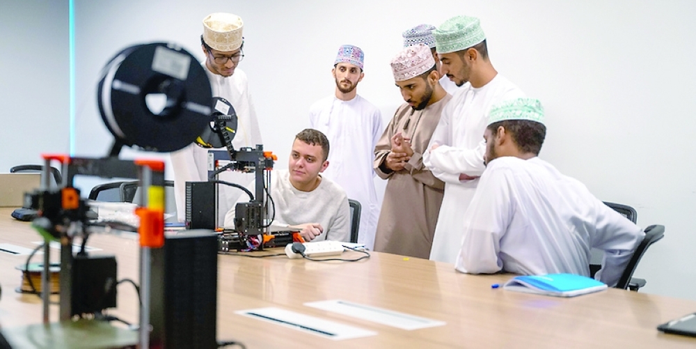 تناقش الندوة تمكين المؤسسات الصغيرة والمتوسطة وبرامج المحتوى المحلي