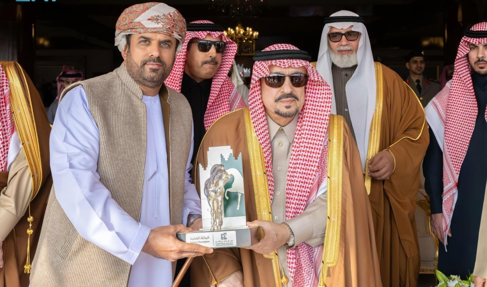 تتويج الخيالة السلطانية بالميدالية الفضية 