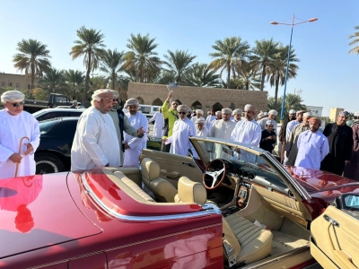 سلطنة عُمان – ضمن فعاليات بهلاء الشتوية..إفتتاح معرض السيارات الكلاسيكية