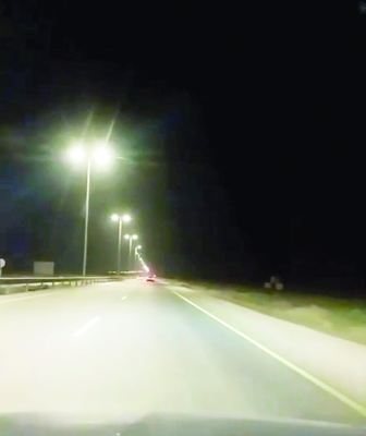 سلطنة عُمان – تشغيل شبكة الإنارة على طريق السنينة – حفيت