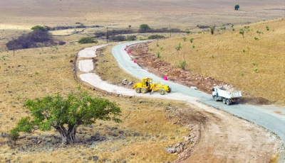 سلطنة عُمان – بدء العمل بمشروع صيانة وتأهيل الطرق الجبلية في ولايتي طاقة ومرباط