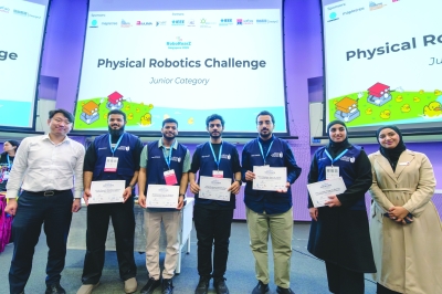 سلطنة عُمان – فريق الجامعة التكنولوجية يفوز بجائزة أفضل برمجة في المسابقة الدولية للروبوتات