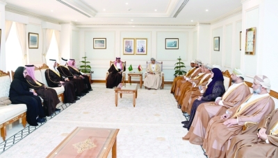 سلطنة عُمان – وزير الإعلام يبحث مع نظيره السعودي تطوير مجالات الشراكة الإعلامية