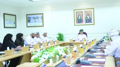 سلطنة عُمان – “بلدي البريمي” يستعرض الجوانب التخطيطية والتطويرية بالمحافظة