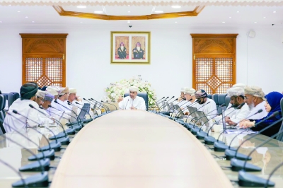 سلطنة عُمان – مناقشة أنشطة المحاجر والكسارات وجهود تطوير قطاع النفايات بمحافظة شمال الباطنة