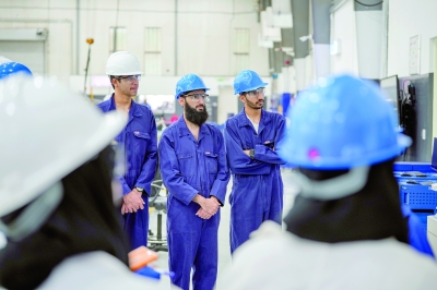 سلطنة عُمان – تعريف طلاب جامعة نزوى ببيئة العمل في قطاع الطاقة والمعادن