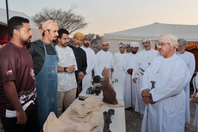 سلطنة عُمان – افتتاح معرض معسكر النحاتين العالمي بصحار