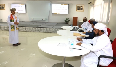 سلطنة عُمان – تقييم الطلاب الداخليين المؤهلين لجائزة الإبداع الأدبي والبرنامج الوطني للقراءة