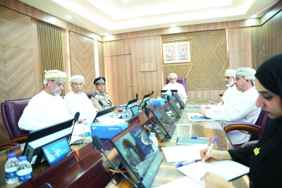 سلطنة عُمان – “بلدي” بجنوب الشرقية يعرض مشاريع تنموية وإسكانية وصحية